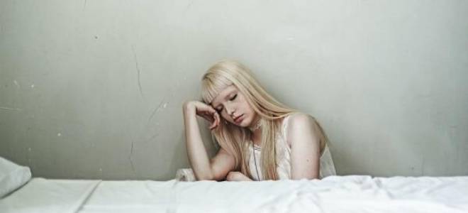 Температура 37 сильно болит голова и глаза