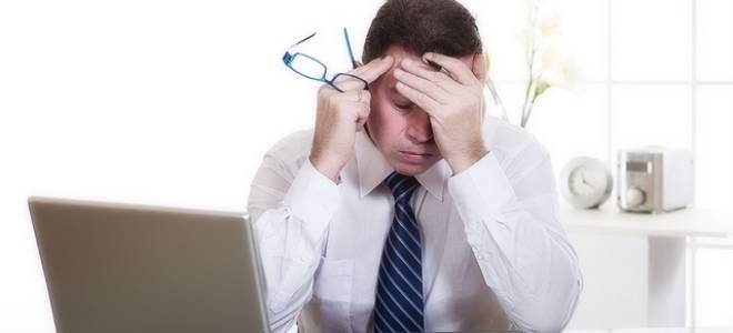 Болит глазное яблоко перед глазами сетка и заплывает глаз