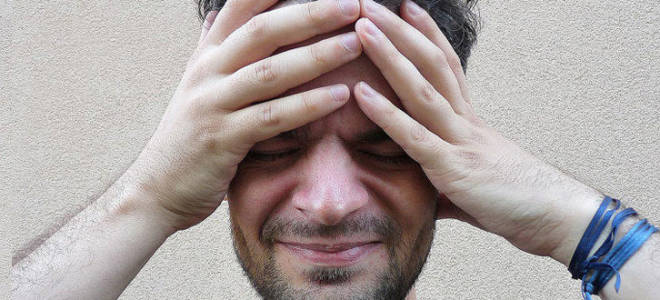 Болит голова в области лба и глаза красные