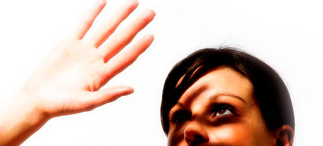 Болит глаз и зрачок расширен